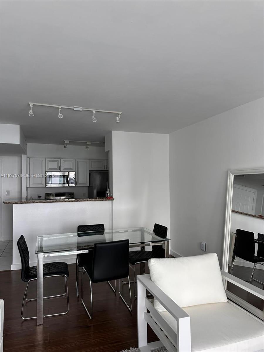 1155 Brickell Bay Dr # 1607