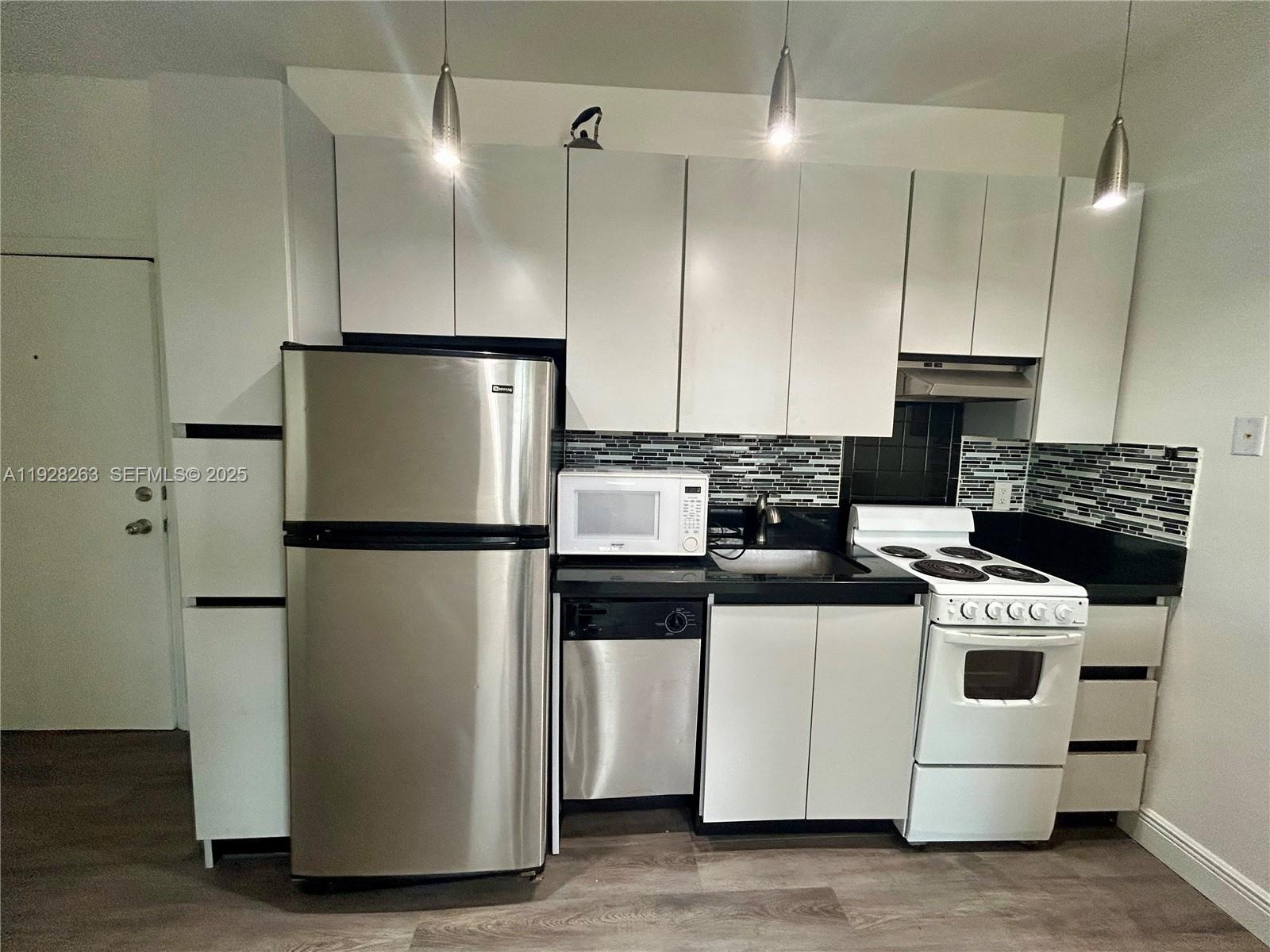 1244 Pennsylvania Ave # 305