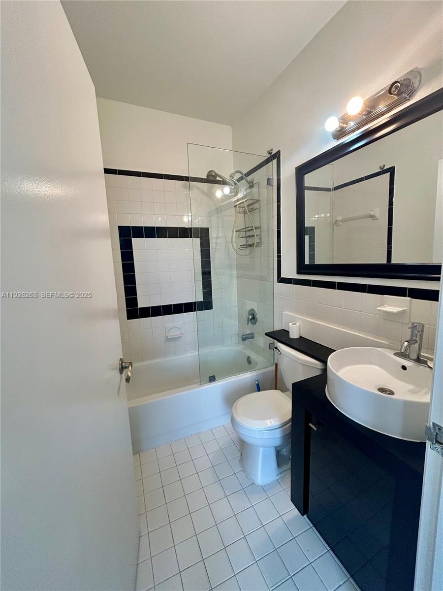 1244 Pennsylvania Ave # 305