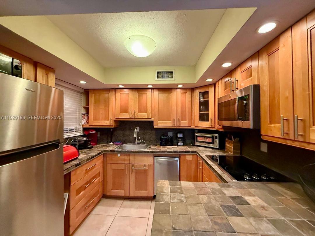 910 Michigan Ave # 304