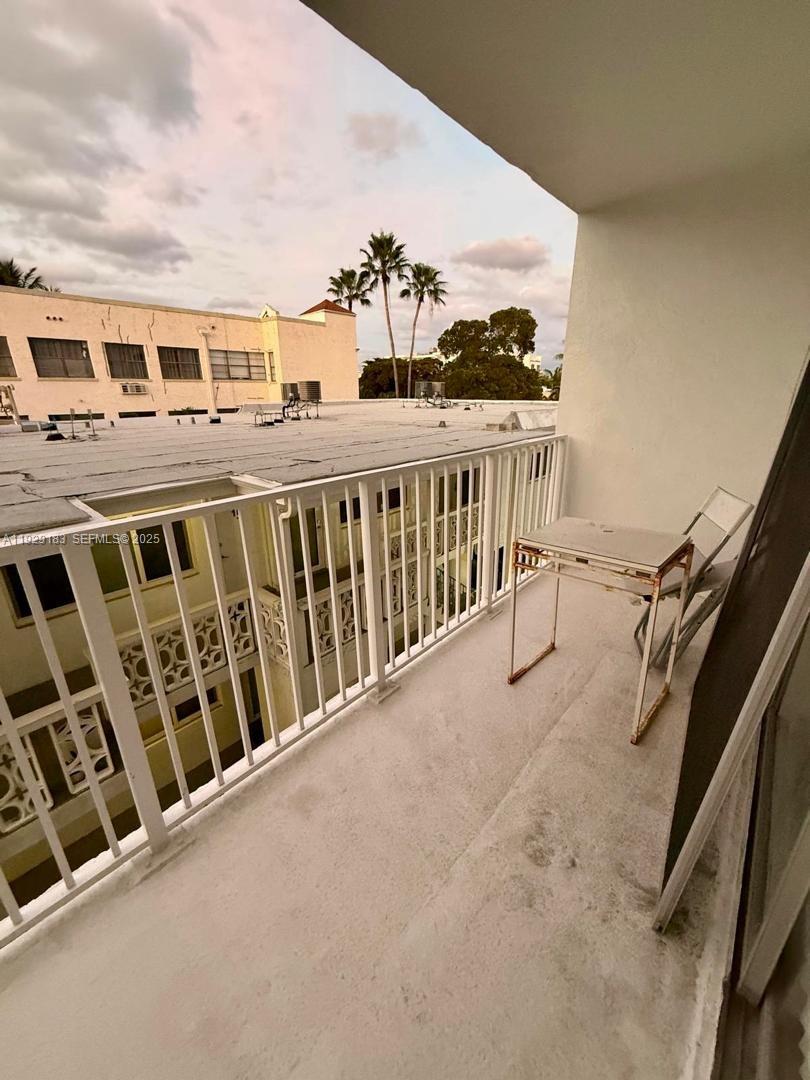 910 Michigan Ave # 304