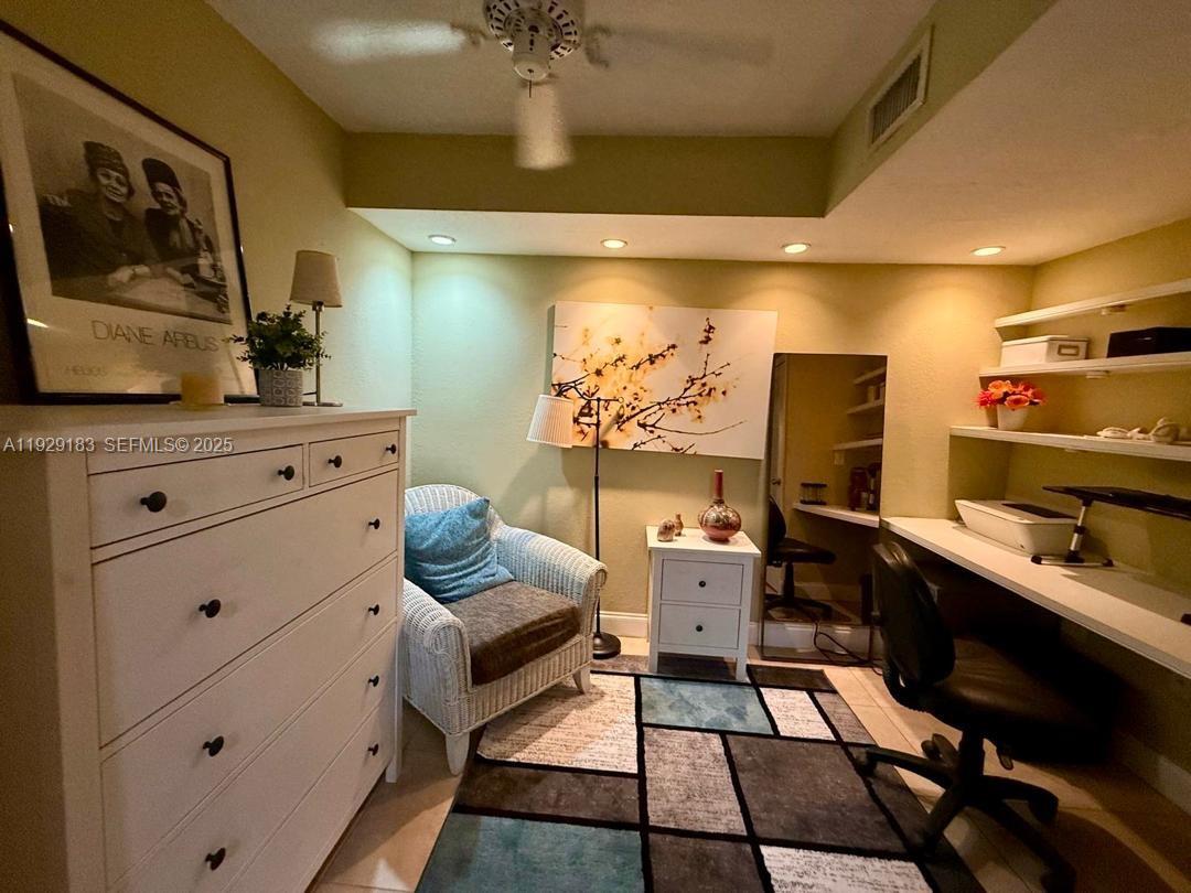 910 Michigan Ave # 304