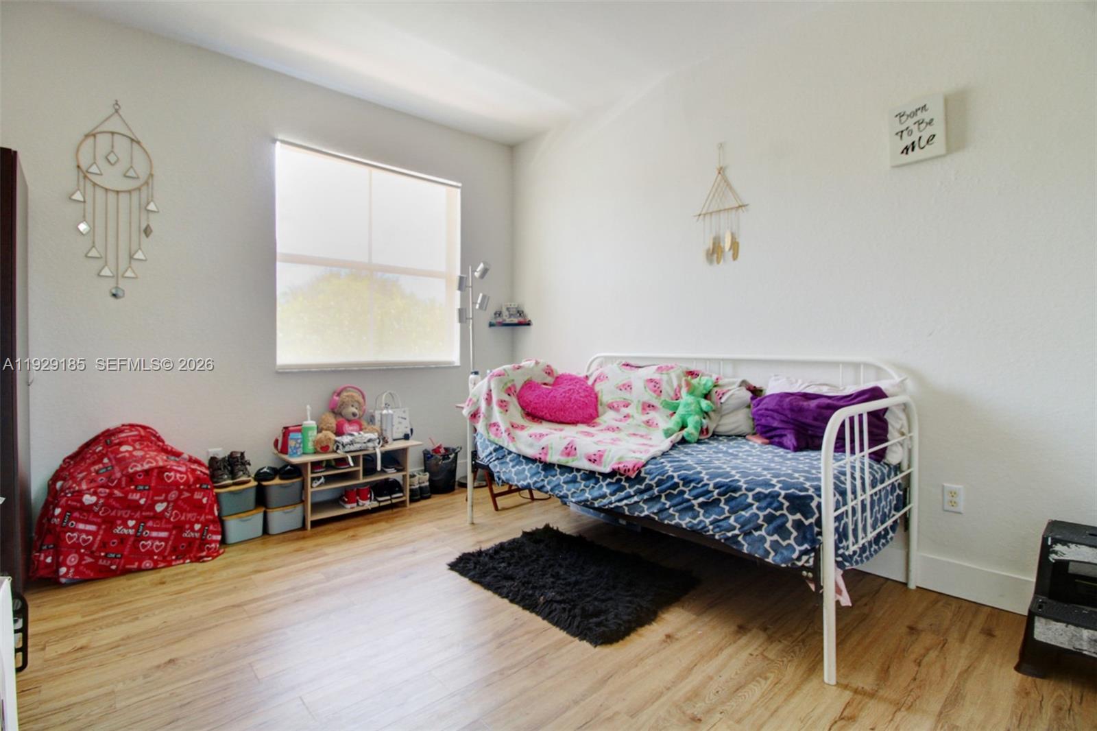 1156 NE 37th Pl