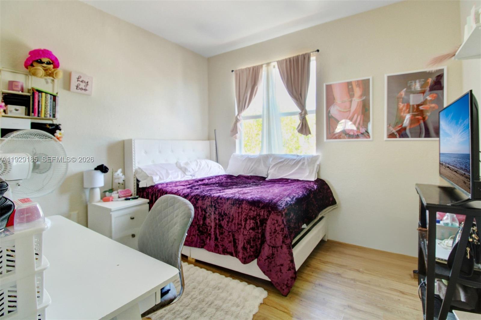 1156 NE 37th Pl