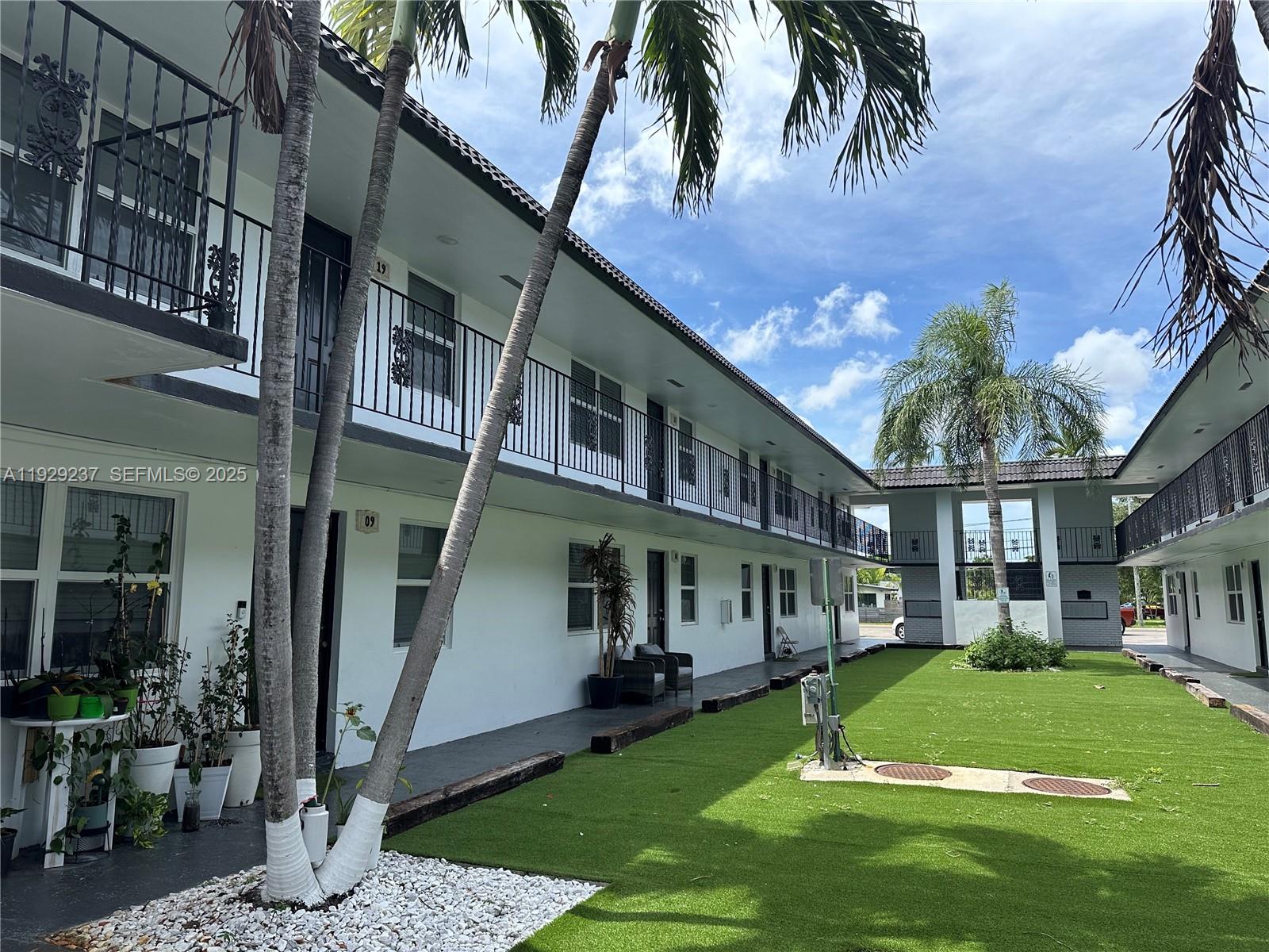 2500 Johnson St # 14