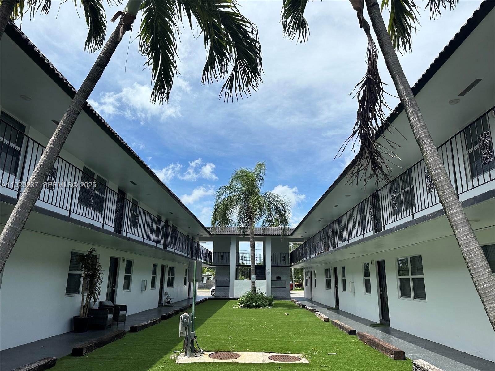 2500 Johnson St # 14