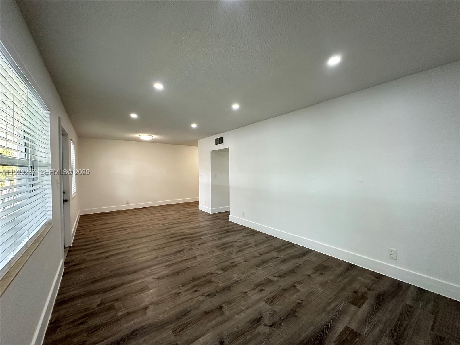 2500 Johnson St # 14