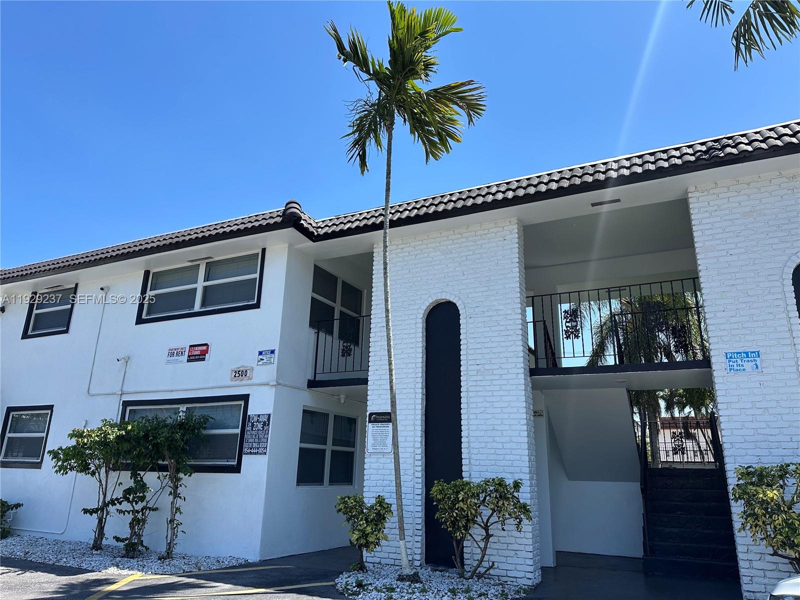 2500 Johnson St # 14