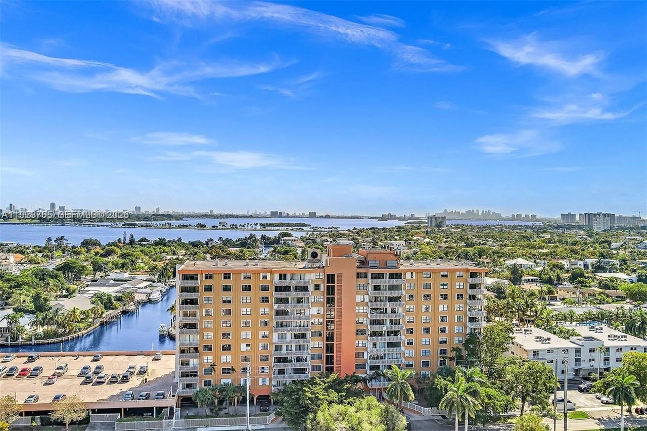 2450 NE 135th St # 410