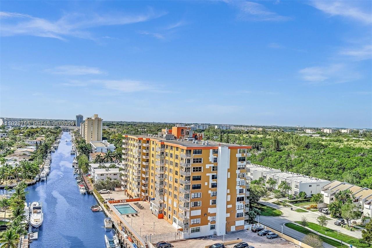 2450 NE 135th St # 410