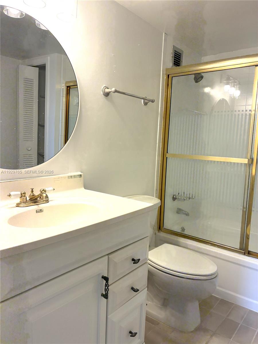 2450 NE 135th St # 410