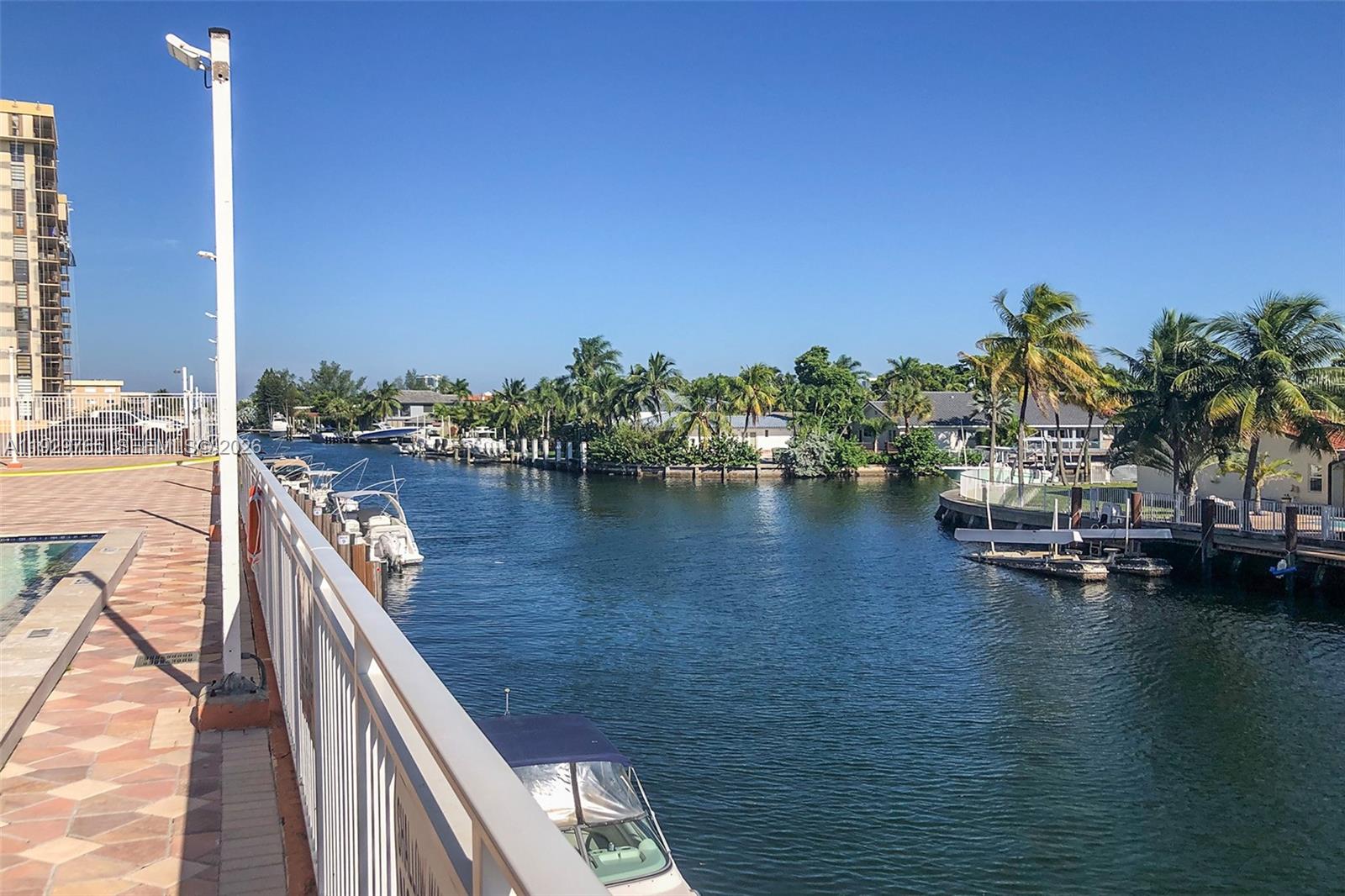 2450 NE 135th St # 410