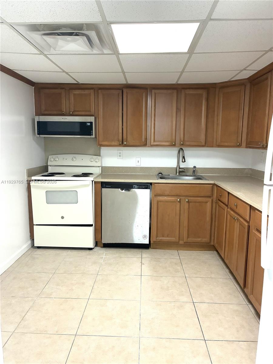 2450 NE 135th St # 410