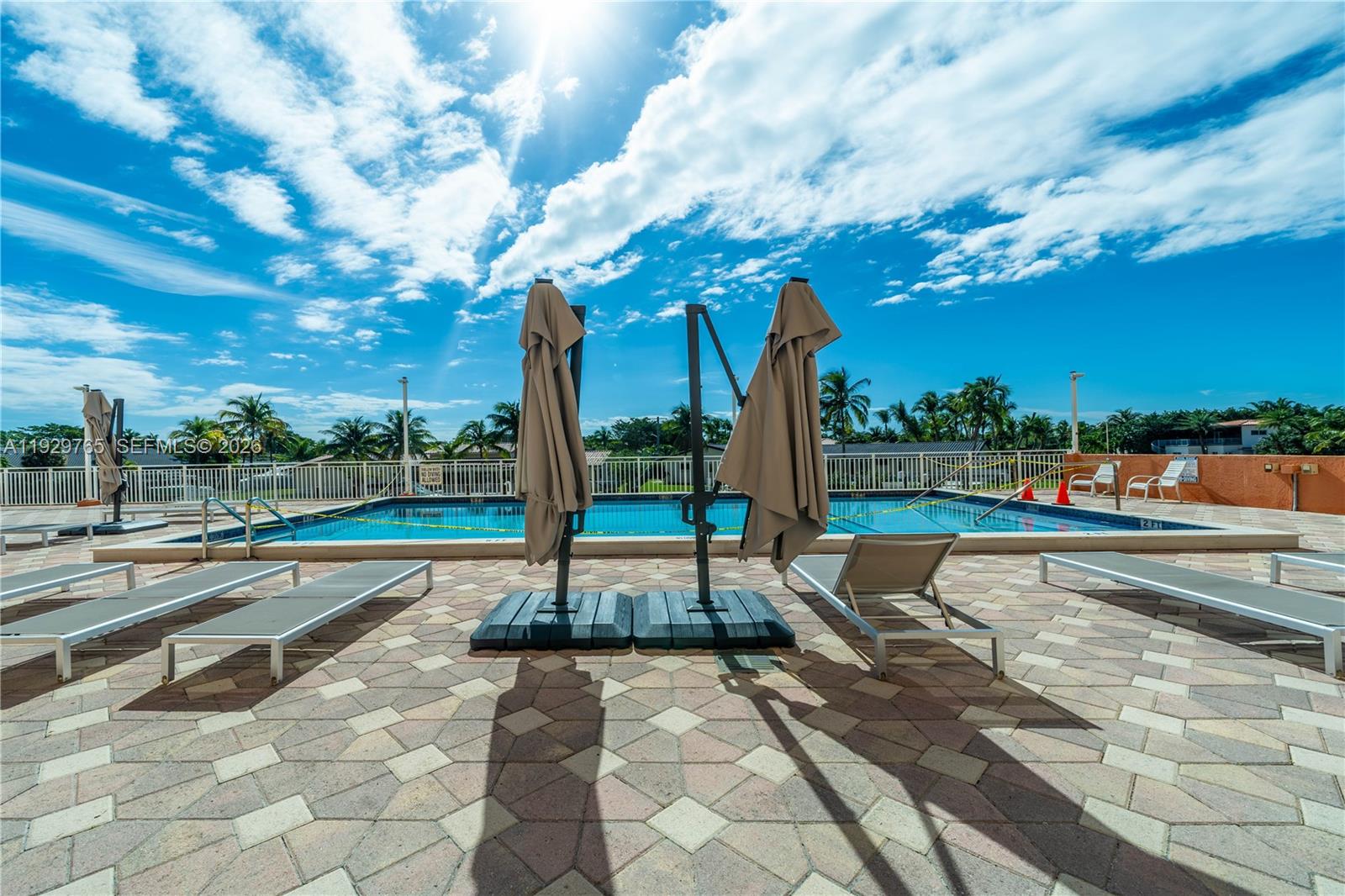 2450 NE 135th St # 410