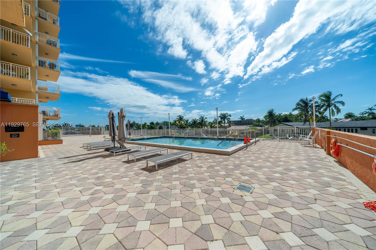 2450 NE 135th St # 410