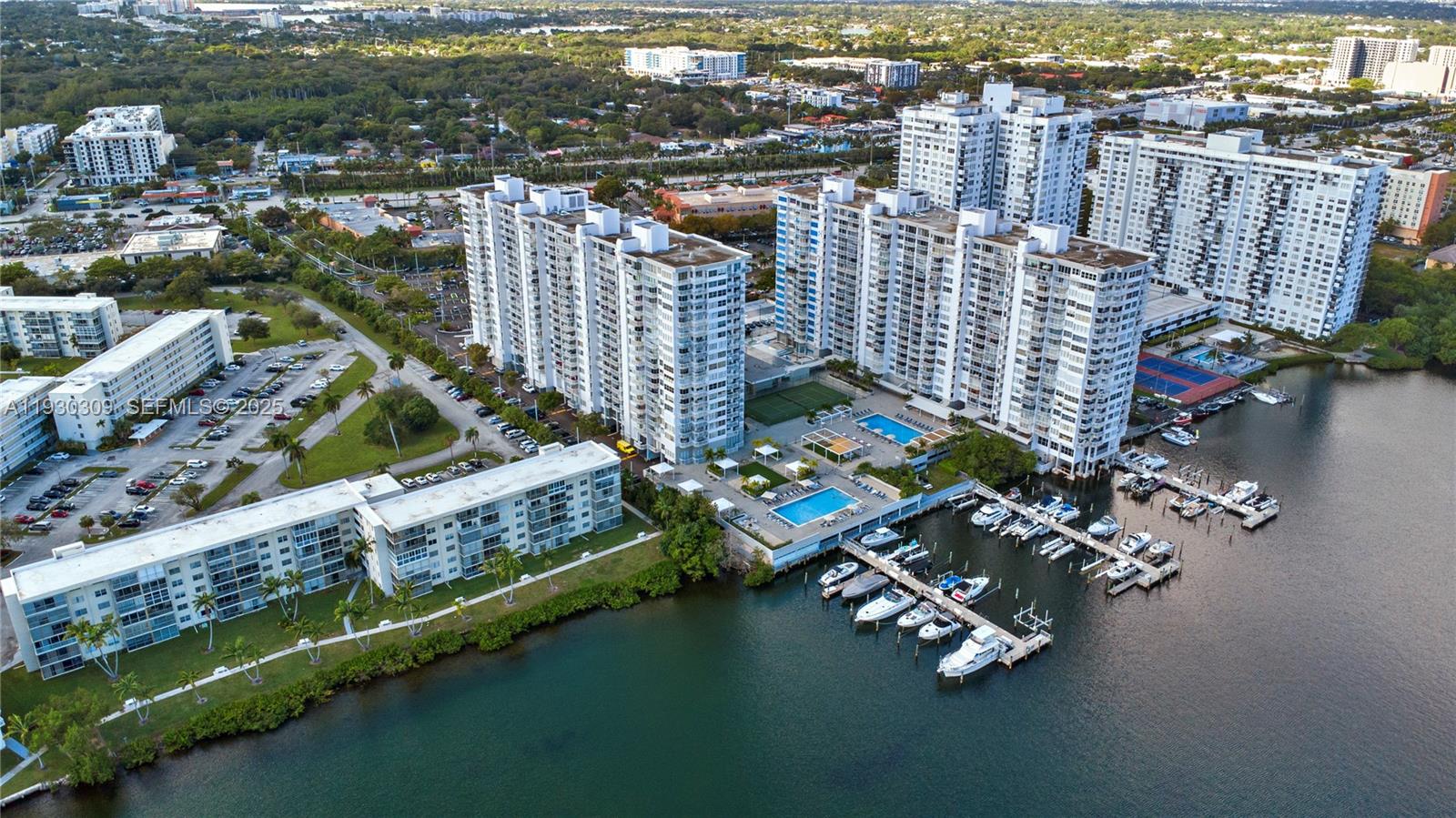 18061 Biscayne Blvd Unit: PH01