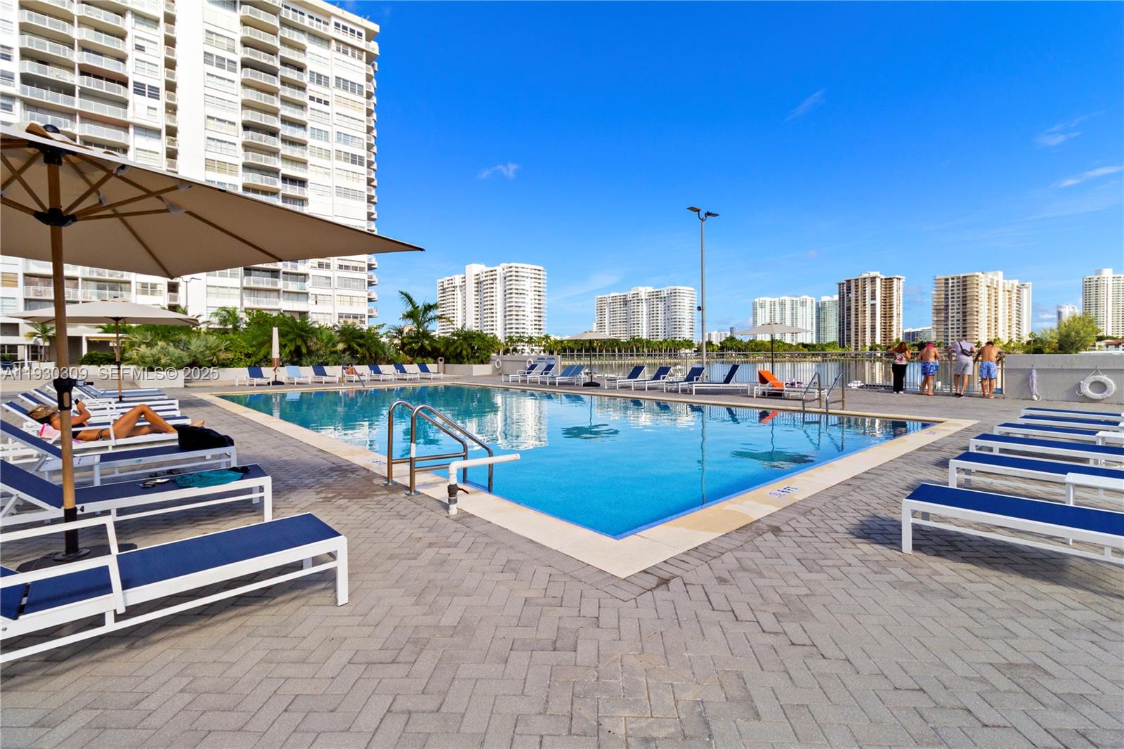 18061 Biscayne Blvd Unit: PH01