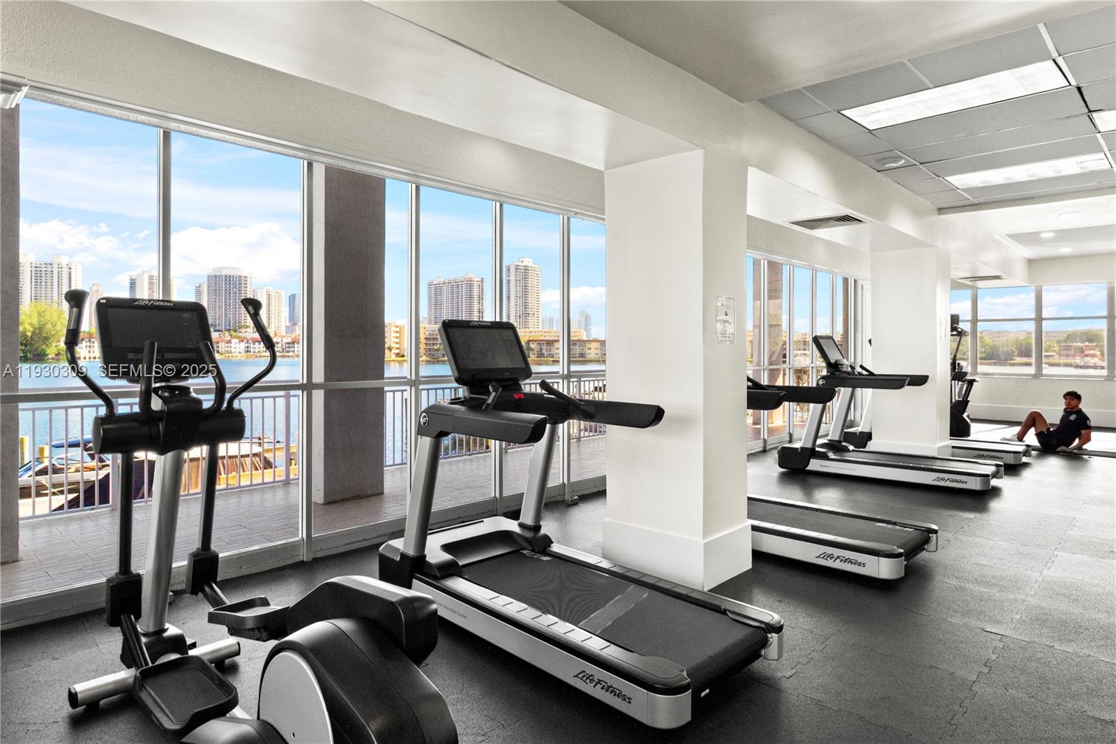 18061 Biscayne Blvd Unit: PH01