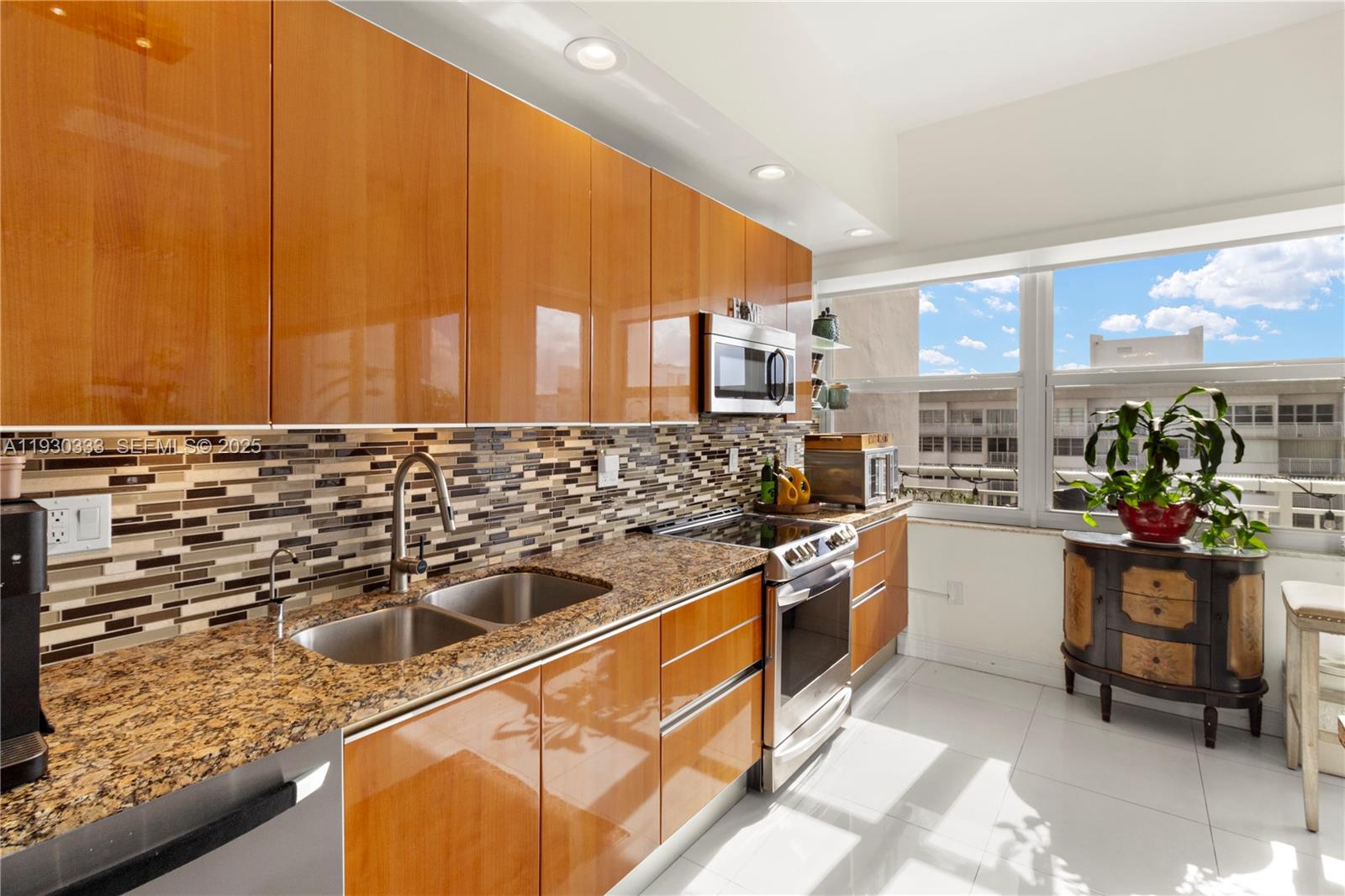 18061 Biscayne Blvd Unit: PH01