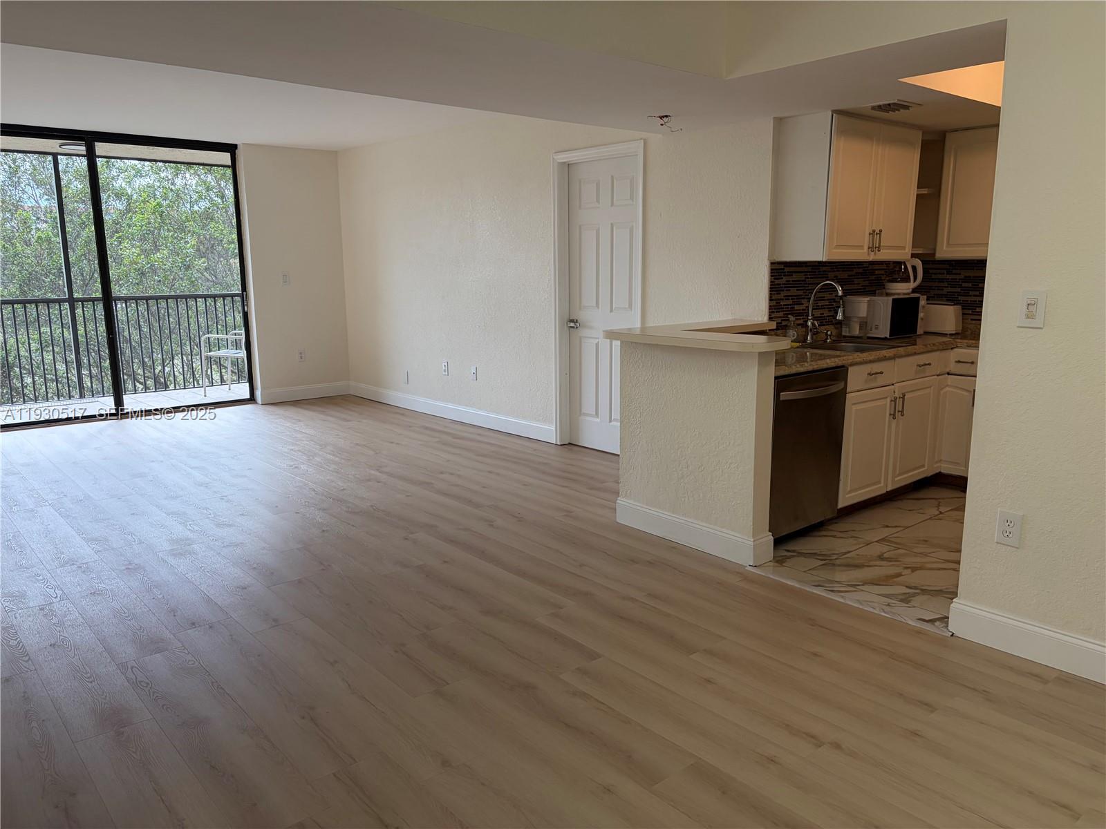 5550 NW 44th St # 414B