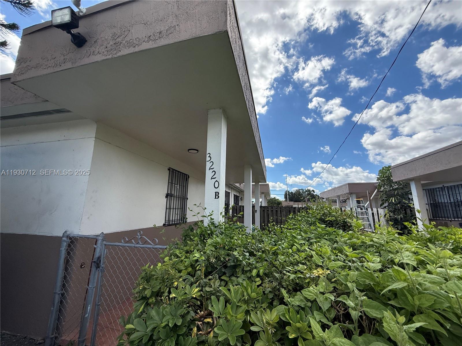 3220 NW 47th St # B