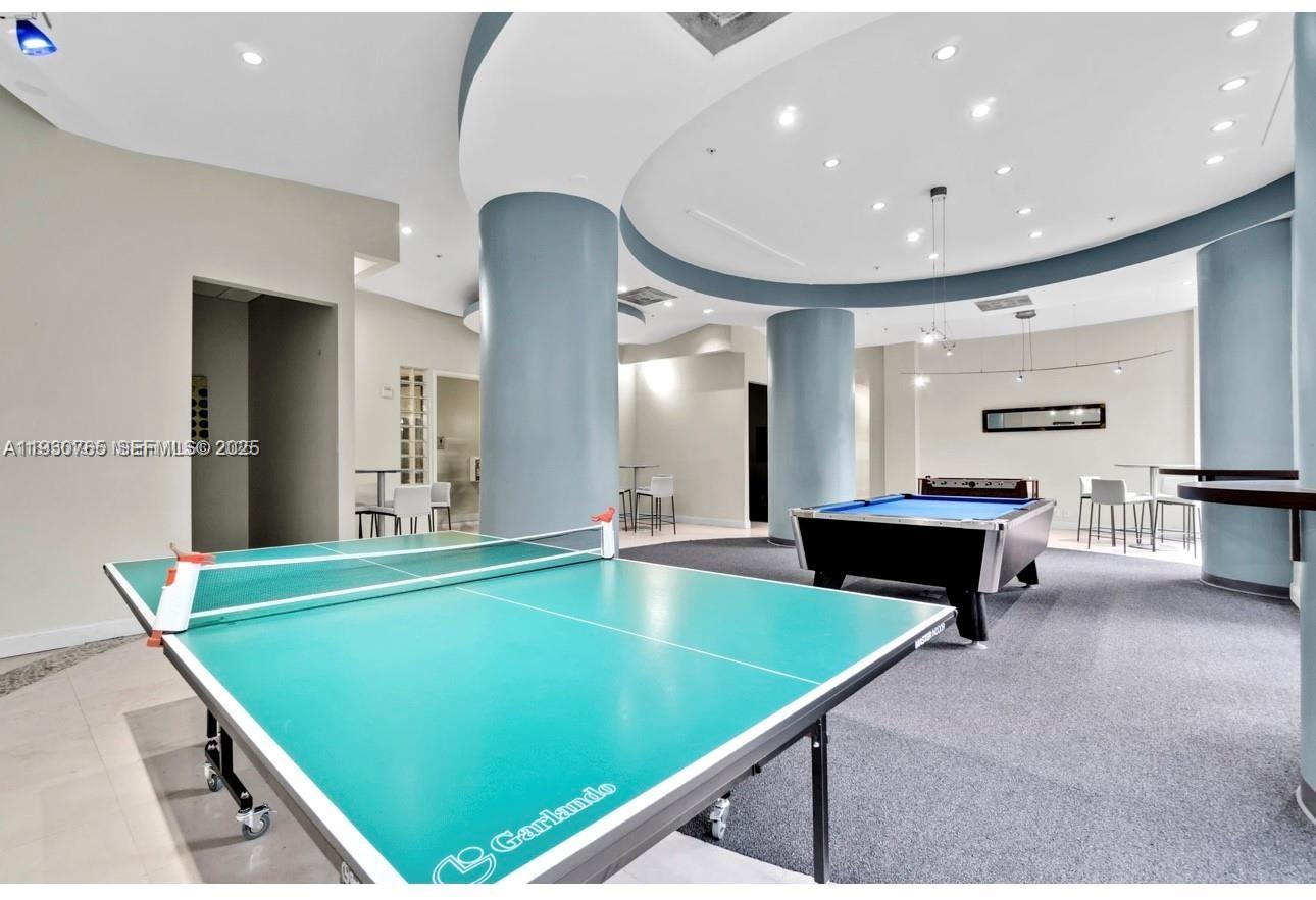 4001 S Ocean Dr # 3R