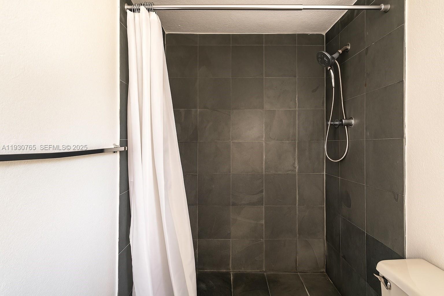 4001 S Ocean Dr # 3R