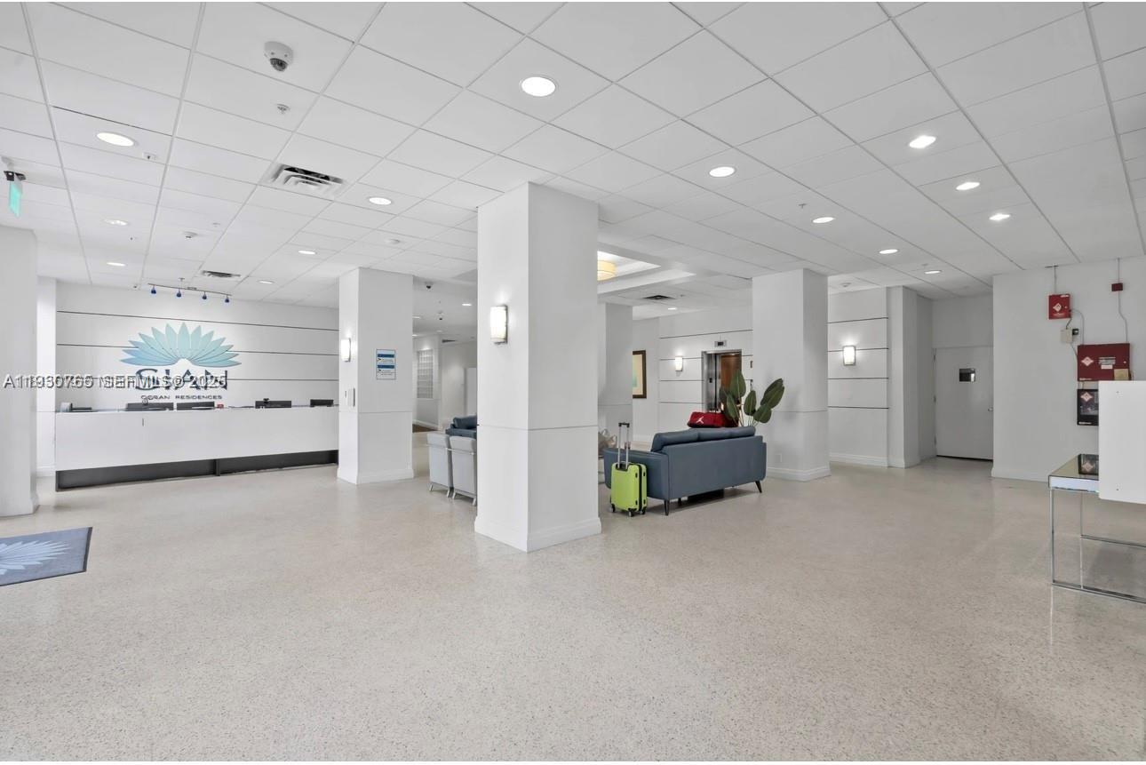 4001 S Ocean Dr # 3R