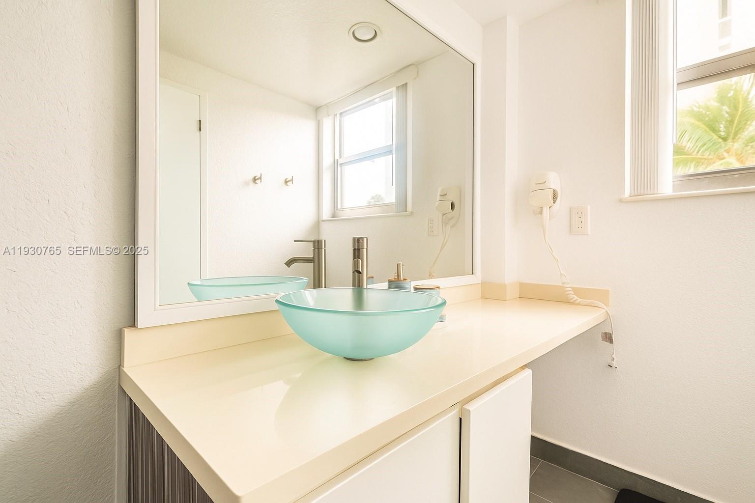 4001 S Ocean Dr # 3R