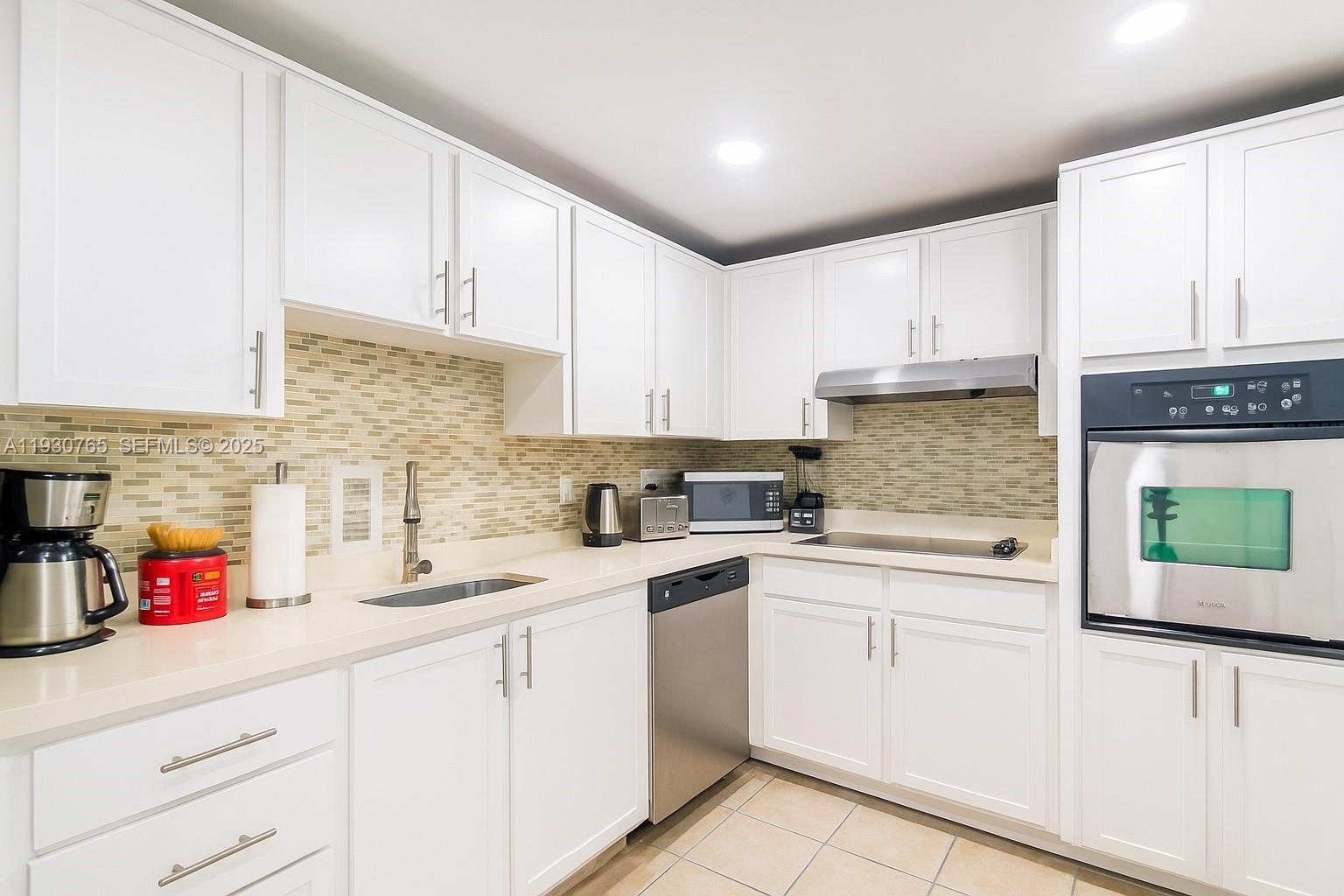 4001 S Ocean Dr # 3R