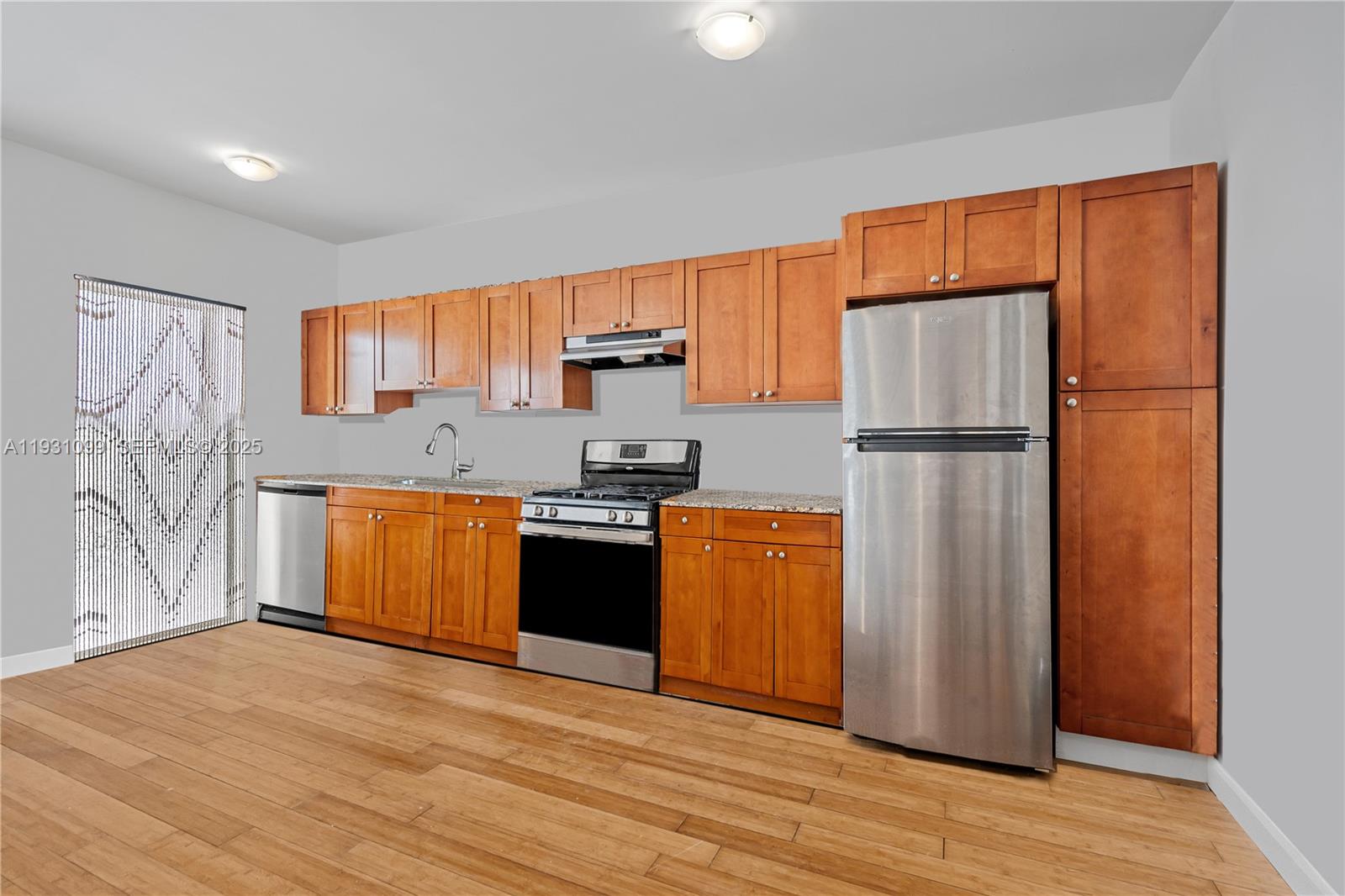 7950 Tatum Waterway Dr # N18