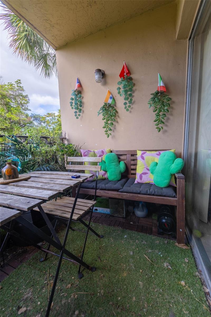 706 NW 87th Ave # 212