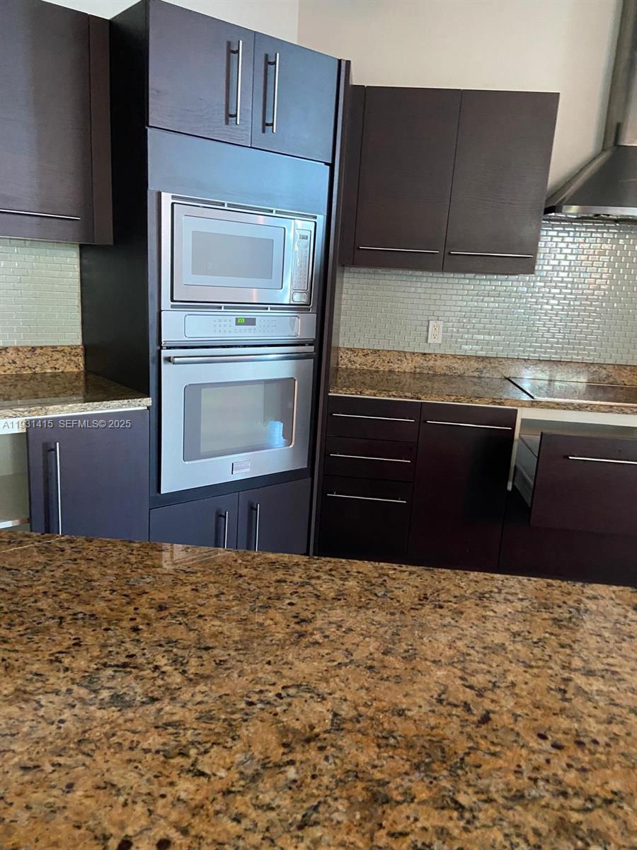 700 NE 25th St # 1504