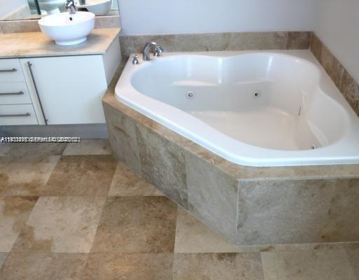 700 NE 25th St # 1504