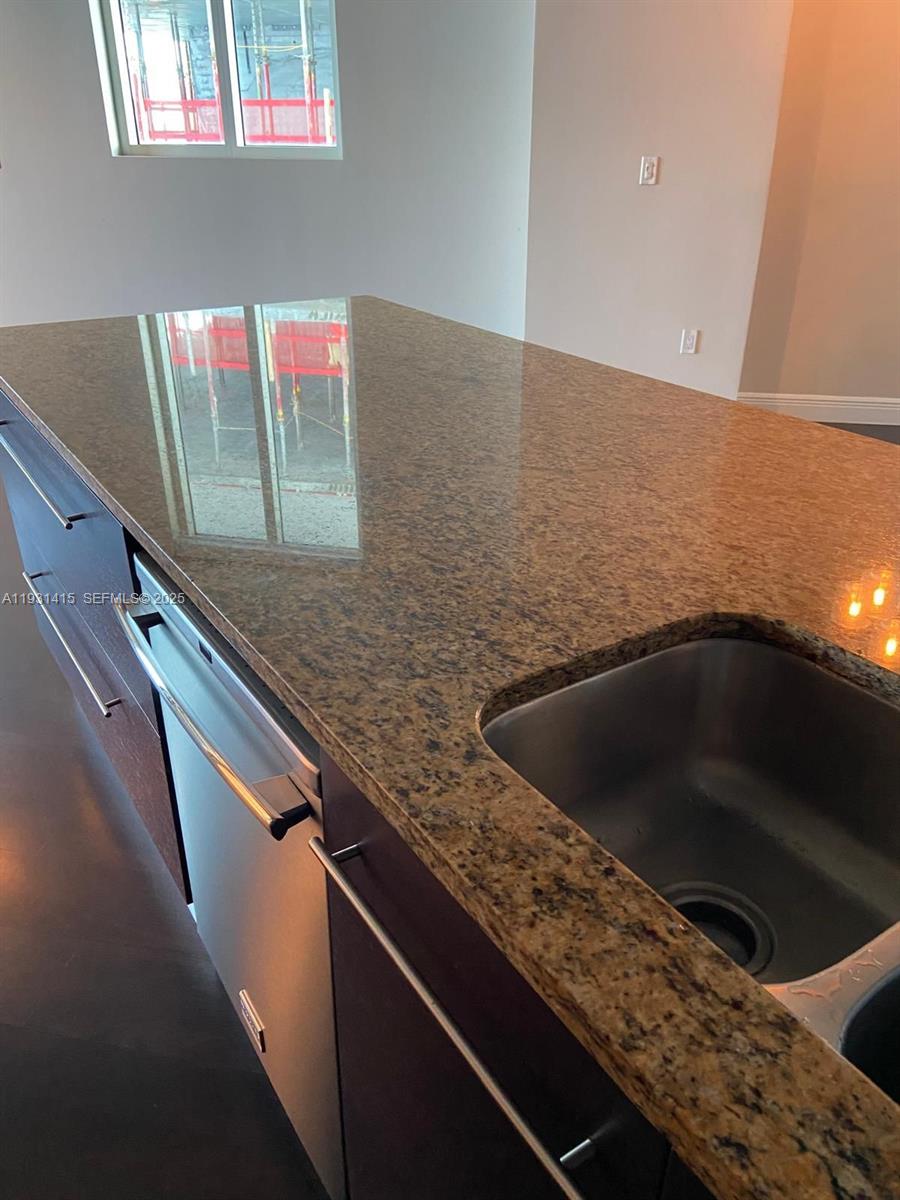 700 NE 25th St # 1504