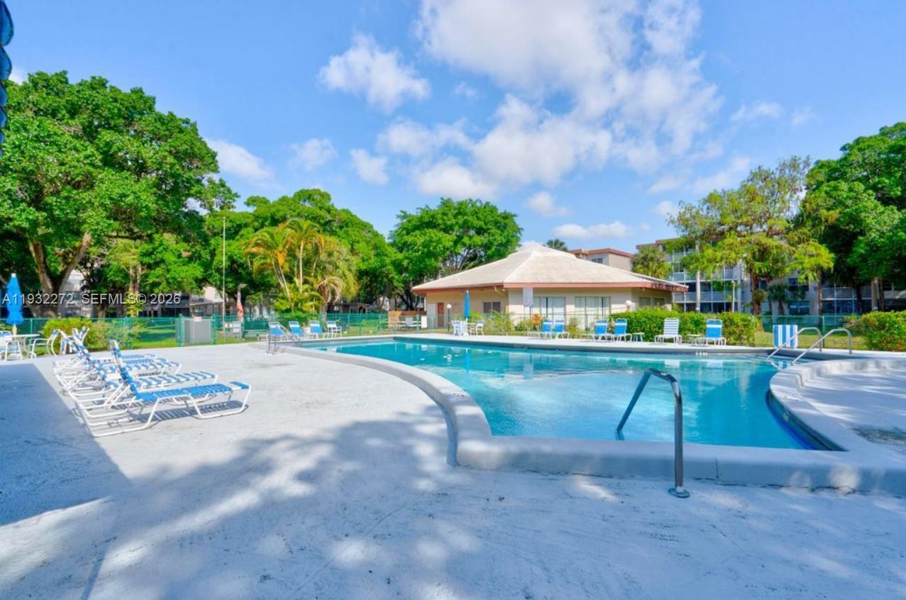 4850 NW 29th Ct # 325