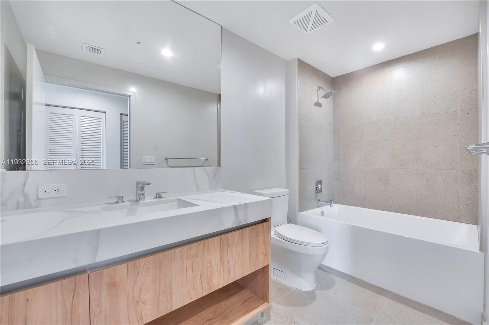 11 NE 6 Street # 2201