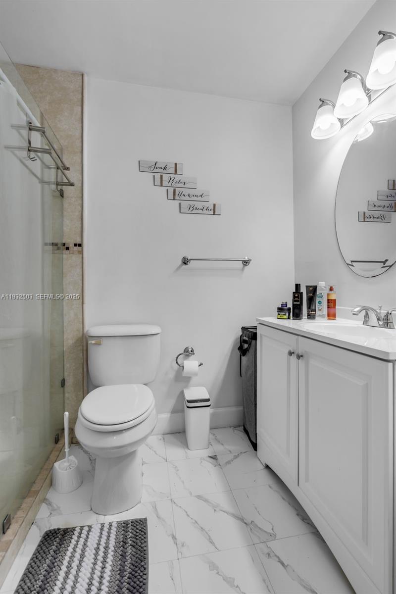 2740 W 63rd St # 206