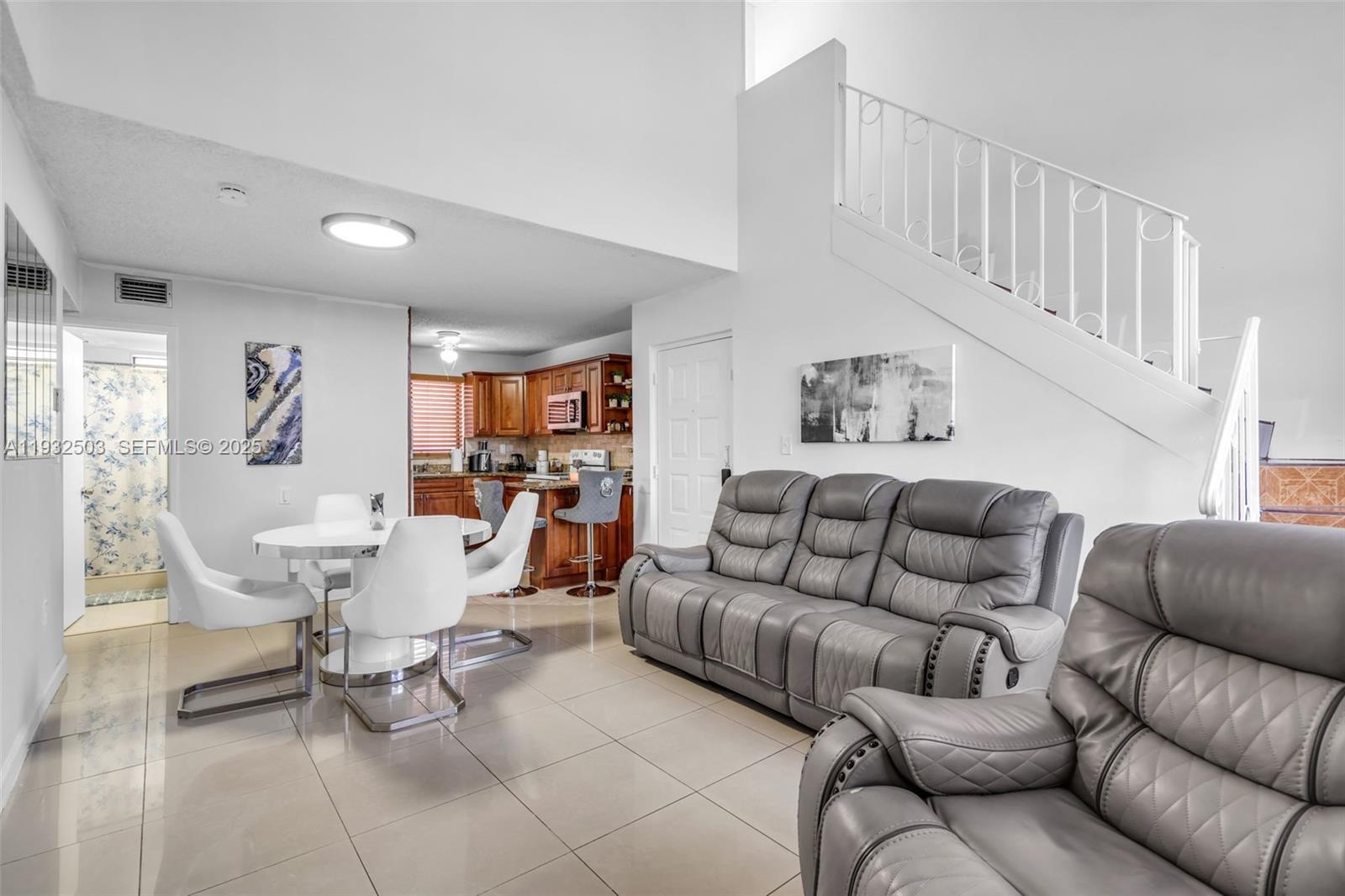 2740 W 63rd St # 206