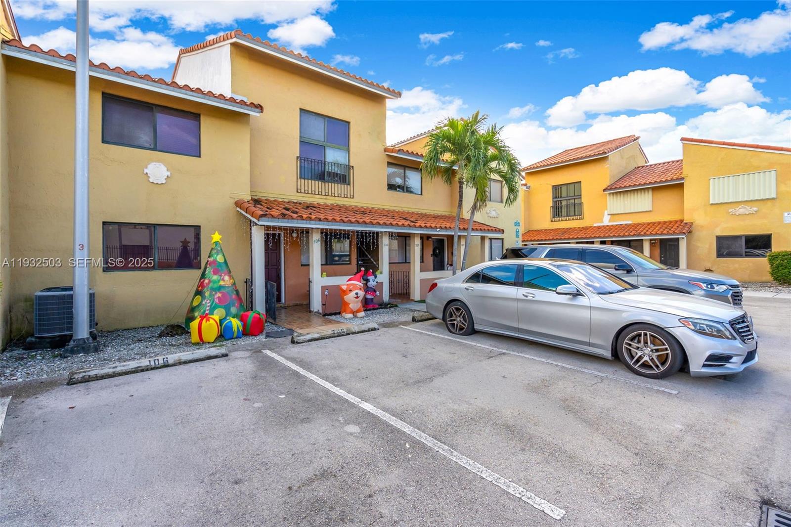 2740 W 63rd St # 206