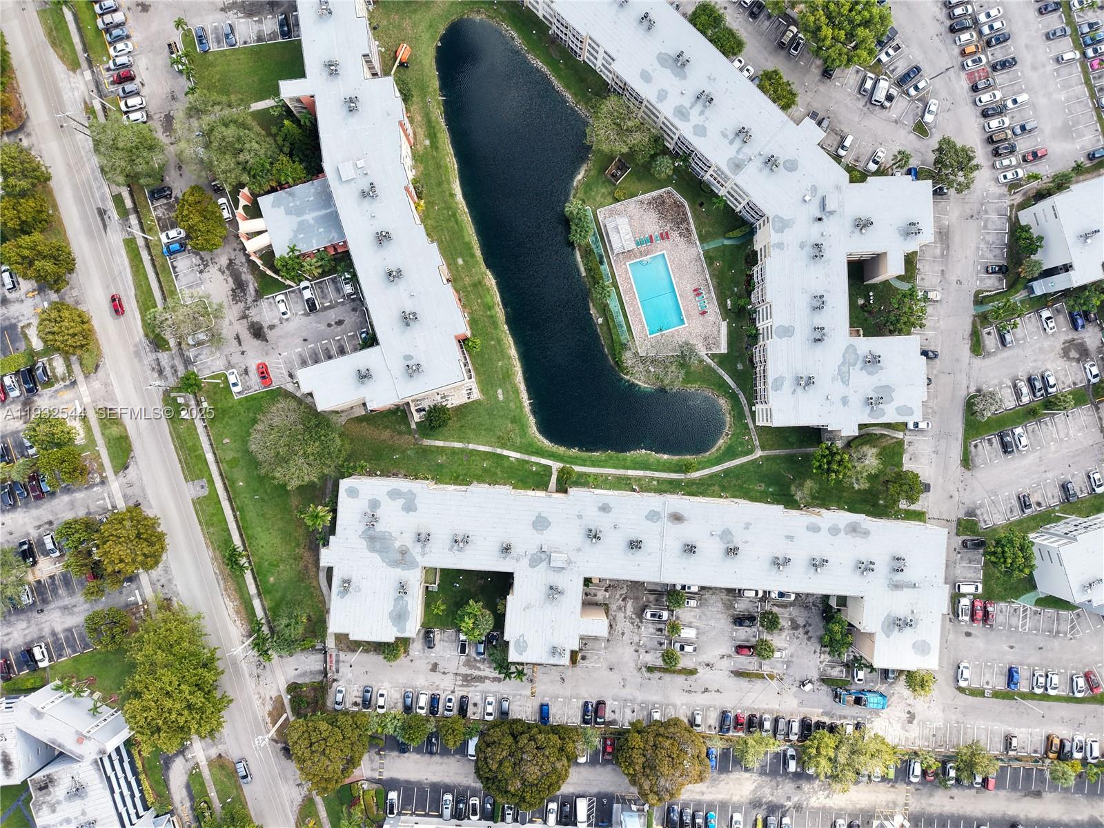 1690 NE 191st St # 1 Unit: 404-1