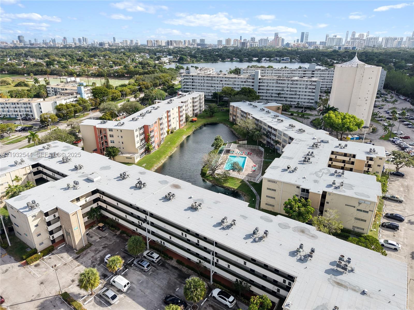 1690 NE 191st St # 1 Unit: 404-1