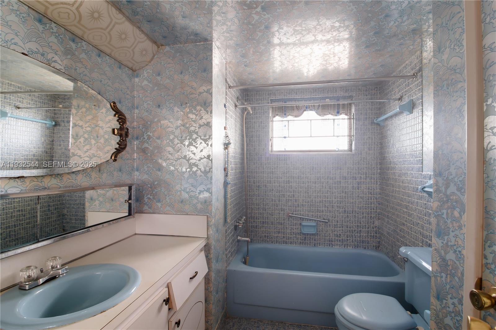 1690 NE 191st St # 1 Unit: 404-1