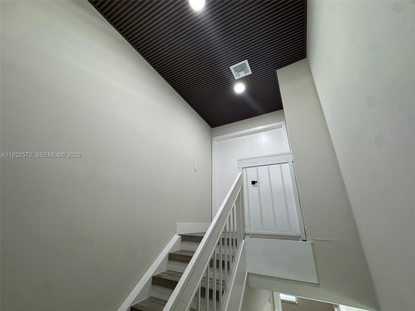 10109 NW 52nd Ter