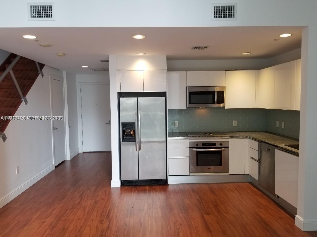 1050 Brickell Ave # 608