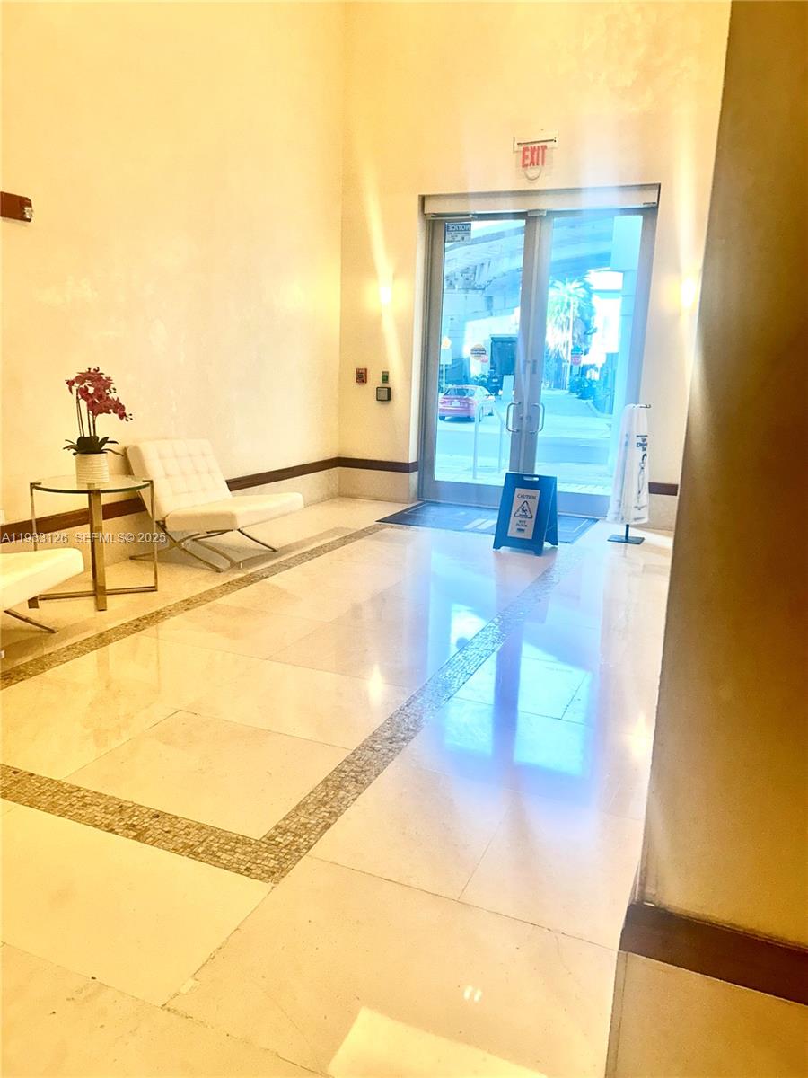 1050 Brickell Ave # 608