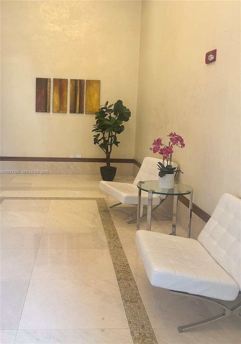 1050 Brickell Ave # 608