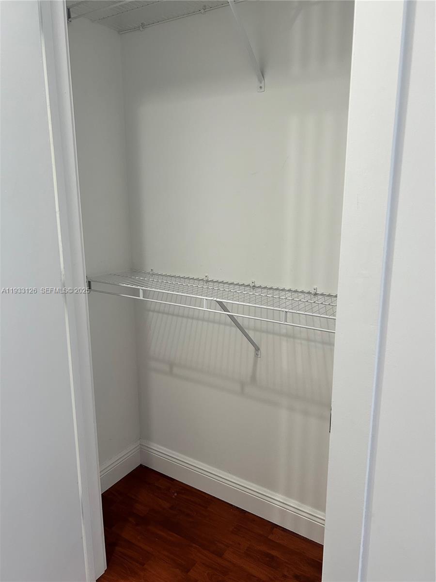 1050 Brickell Ave # 608