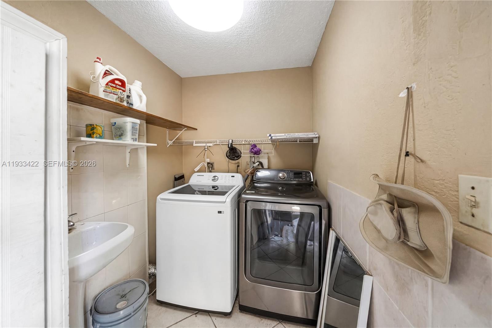 2731 SW 24th St # 2731