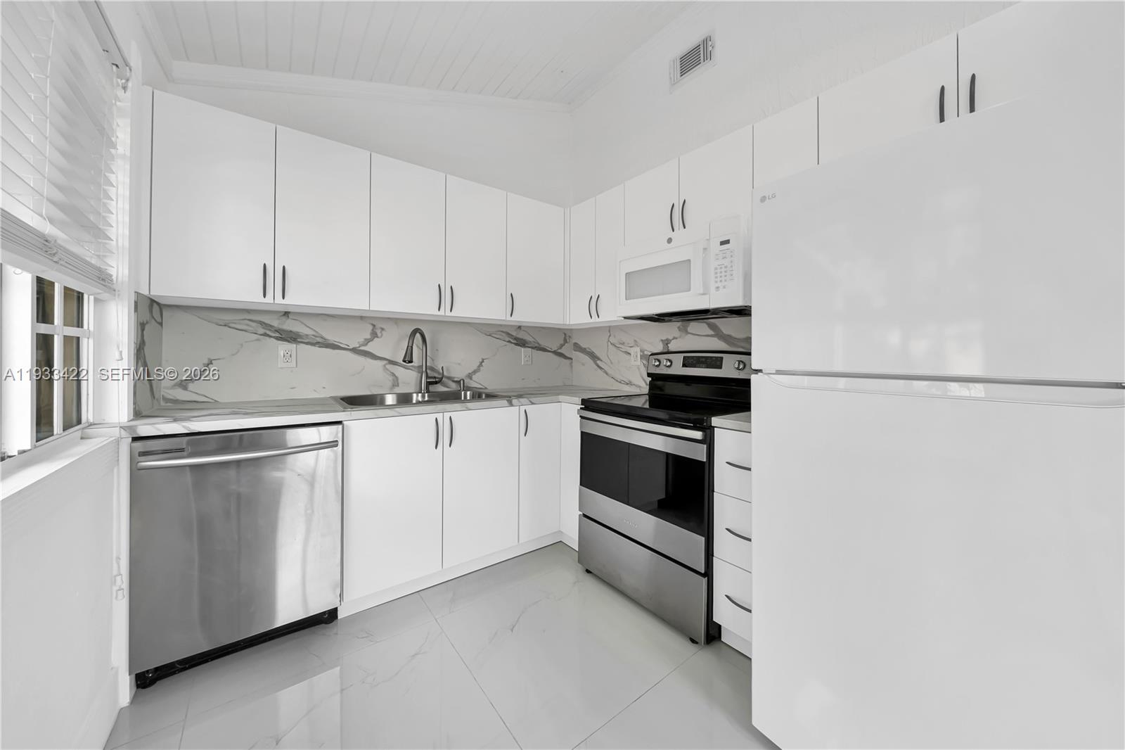 2731 SW 24th St # 2731